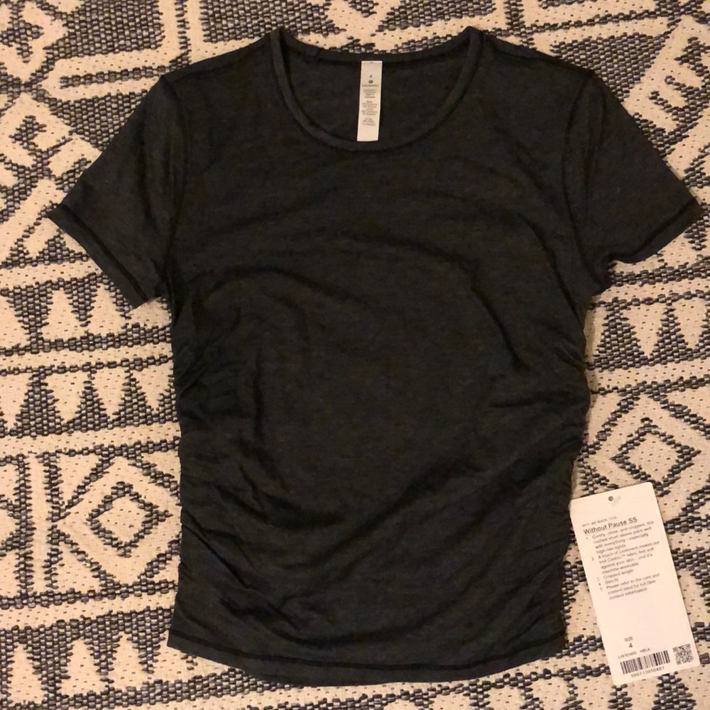Lululemon Without Pause SS Shirt Size 4 NWT